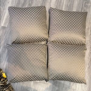 Bernhardt Set of 4 NWOT  satin looking feathered Patterned Throw Pillows